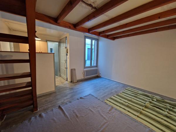 31500 TOULOUSE STUDIO AVEC MEZZANINE