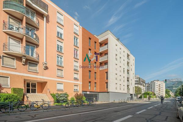 Grande terrasse au calme