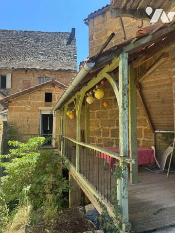 Ensemble en pierres à LACAPELLE-MARIVIAL