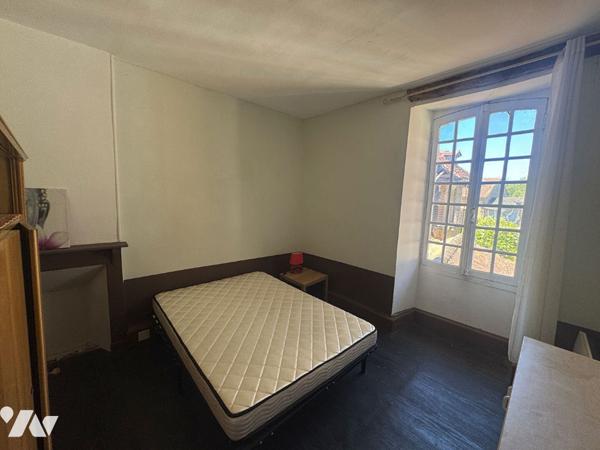 Ensemble en pierres à LACAPELLE-MARIVIAL