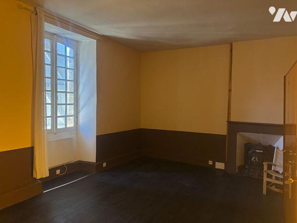 Ensemble en pierres à LACAPELLE-MARIVIAL