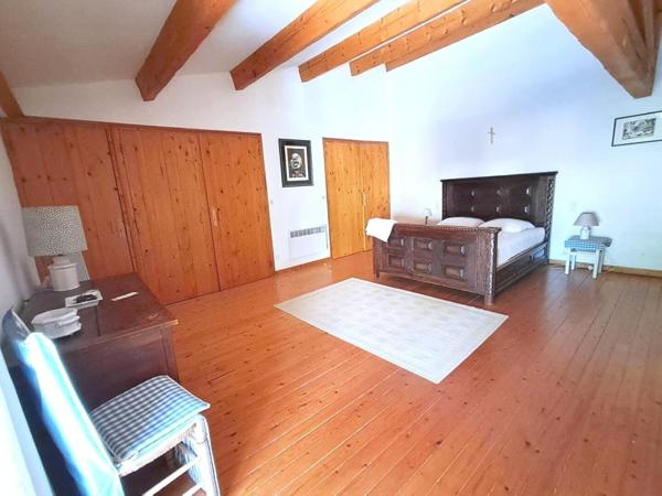Belle Villa de caractère -  Mours St Eusèbe - Double habitation - Piscine - 699 000