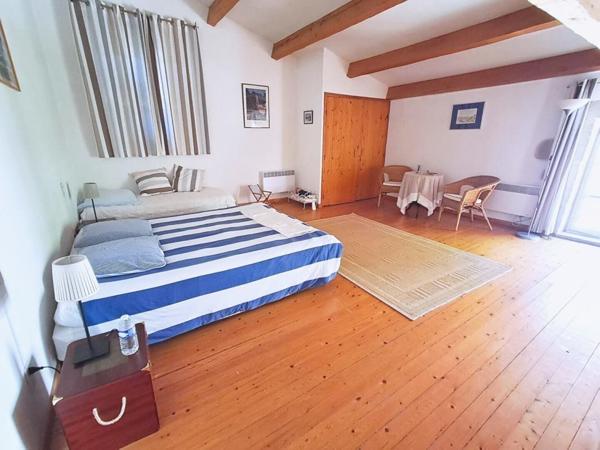 Belle Villa de caractère -  Mours St Eusèbe - Double habitation - Piscine - 699 000