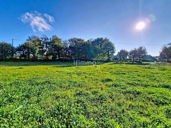Terrain à bâtir de 799 m² à Cast 29150