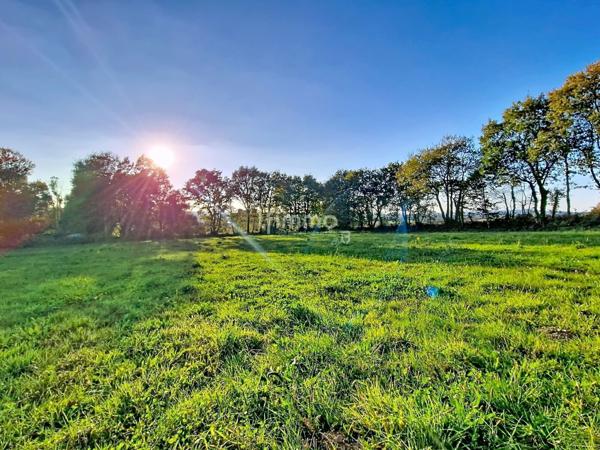 Terrain à bâtir de 799 m² à Cast 29150