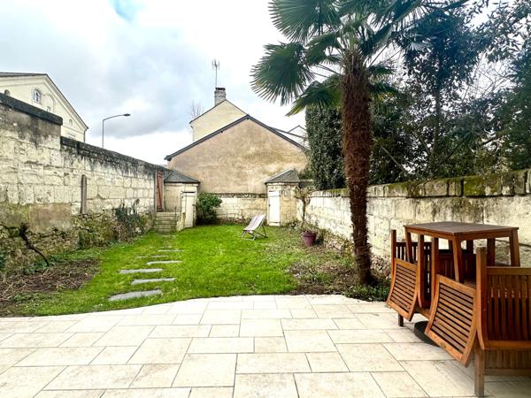 A vendre - Centre de ville de Saumur (49400) maison en pierre de tuffeaux - 5 chambres - Jardin - 152 m²