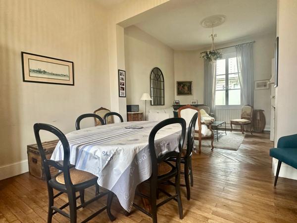 A vendre - Centre de ville de Saumur (49400) maison en pierre de tuffeaux - 5 chambres - Jardin - 152 m²