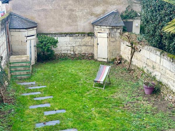 A vendre - Centre de ville de Saumur (49400) maison en pierre de tuffeaux - 5 chambres - Jardin - 152 m²