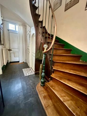 A vendre - Centre de ville de Saumur (49400) maison en pierre de tuffeaux - 5 chambres - Jardin - 152 m²