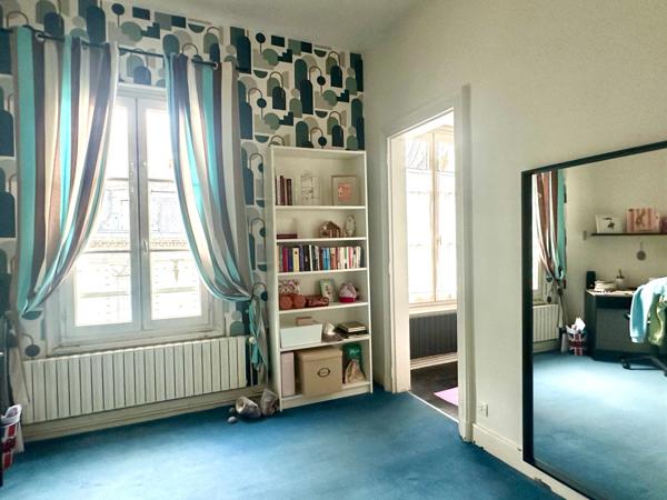 A vendre - Centre de ville de Saumur (49400) maison en pierre de tuffeaux - 5 chambres - Jardin - 152 m²