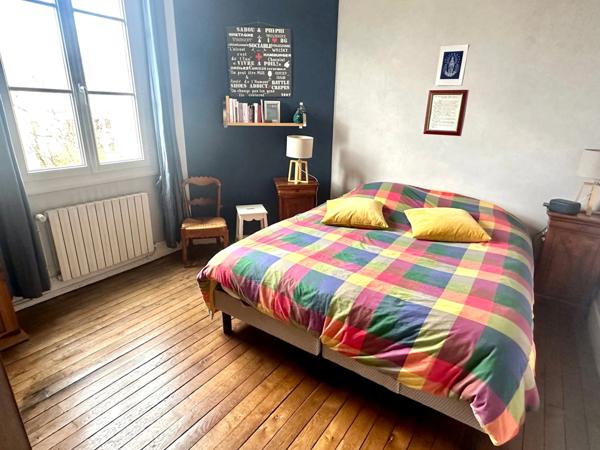 A vendre - Centre de ville de Saumur (49400) maison en pierre de tuffeaux - 5 chambres - Jardin - 152 m²