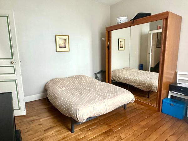 A vendre - Centre de ville de Saumur (49400) maison en pierre de tuffeaux - 5 chambres - Jardin - 152 m²