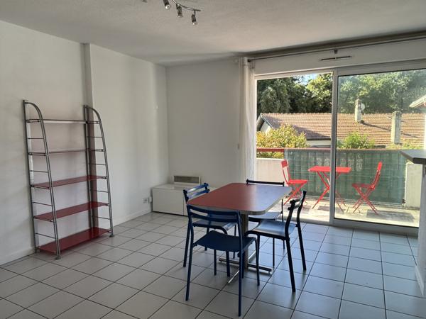 BAIL ETUDIANT MOBILITE appartement 42 m2 plus terrasse 10 m2 proche de Bayonne sans frais d'agence
