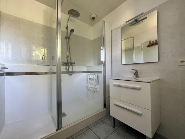 BAIL ETUDIANT MOBILITE appartement 42 m2 plus terrasse 10 m2 proche de Bayonne sans frais d'agence