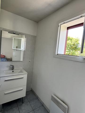 BAIL ETUDIANT MOBILITE appartement 42 m2 plus terrasse 10 m2 proche de Bayonne sans frais d'agence