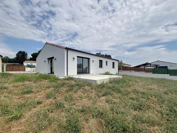 Maison récente avec 4 chambres à Fendeille