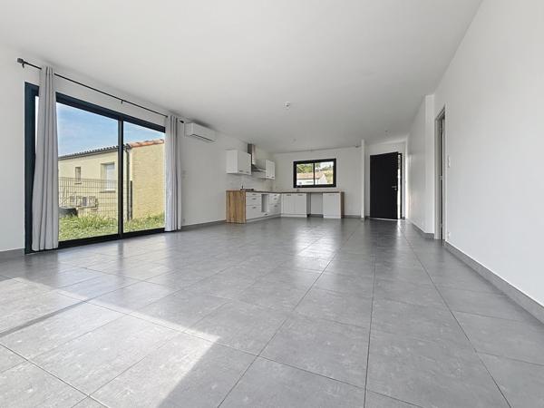 Maison récente avec 4 chambres à Fendeille