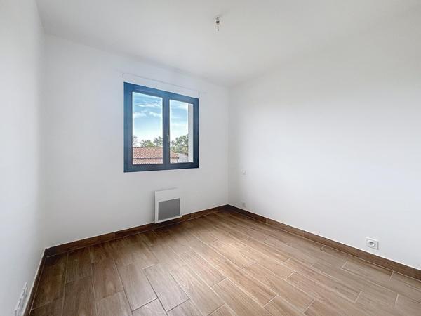 Maison récente avec 4 chambres à Fendeille