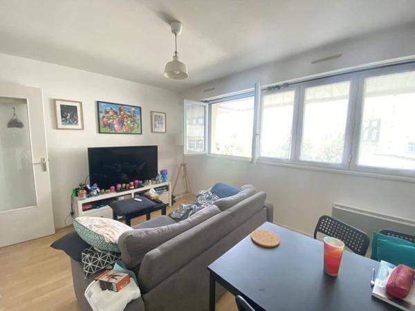 Appartement 2 pièces                                        - 35000 Rennes - Bourg L'evêque Réf : 2407