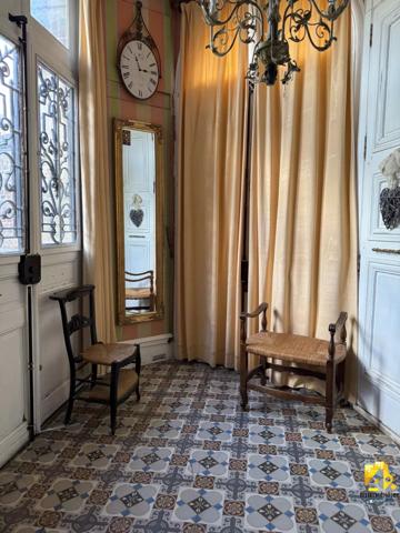 Maison - 14 pièces - 357 m²