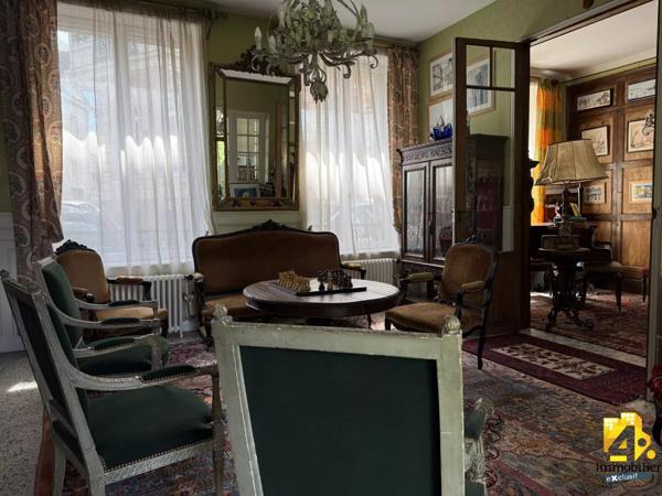 Maison - 14 pièces - 357 m²