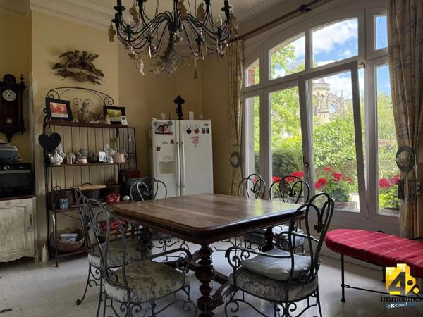 Maison - 14 pièces - 357 m²