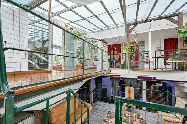 Loft/Atelier avec verrière et structure métallique - Fort potentiel d'aménagement - PARIS