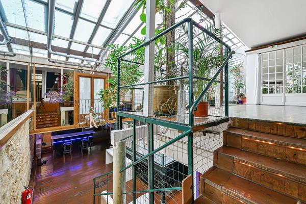 Loft/Atelier avec verrière et structure métallique - Fort potentiel d'aménagement - PARIS