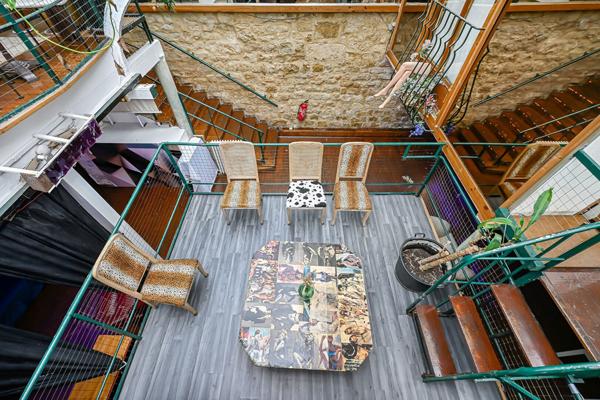 Loft/Atelier avec verrière et structure métallique - Fort potentiel d'aménagement - PARIS