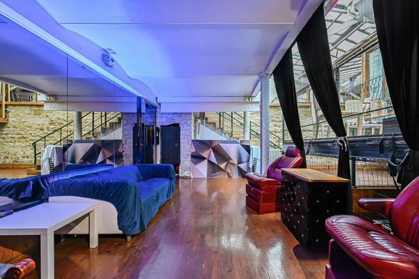 Loft/Atelier avec verrière et structure métallique - Fort potentiel d'aménagement - PARIS