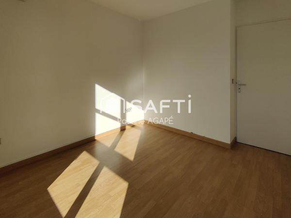 34000 QUARTIER ANTIGONE APPARTEMENT T3 AU DERNIER ÉTAGE AVEC VUE SUR LE PIC SAINT LOUP