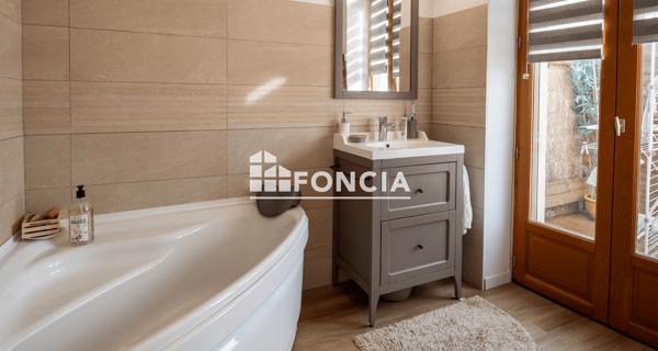 À vendre Maison 5 pièces 202 m² - Lamagistère 82360
