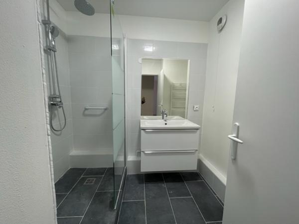 Rueil-Malmaison (92500) RESIDENCE AVEC SERVICES - A VENDRE APPARTEMENT 3 PIECES EN BON ETAT