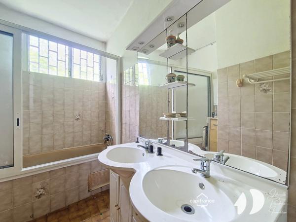 Maison à vendre 9 pièces, 6 chambres - ANSE BERTRAND (971)