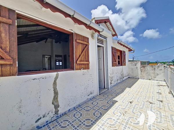 Maison à vendre 9 pièces, 6 chambres - ANSE BERTRAND (971)