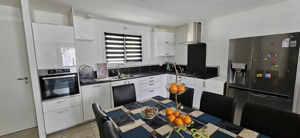 Maison contemporaine de plain-pied 80 m2– 3 chambres – Terrain 976 m² – Calme & proximité des commodités