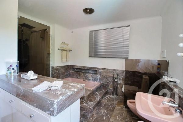 Maison à vendre  8 pièces - 196,05 m 2   VALBONNE  - 06
