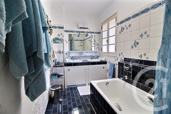 Maison à vendre  8 pièces - 196,05 m 2   VALBONNE  - 06