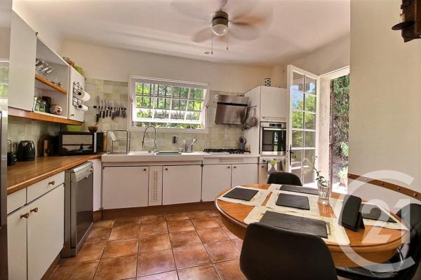 Maison à vendre  8 pièces - 196,05 m 2   VALBONNE  - 06
