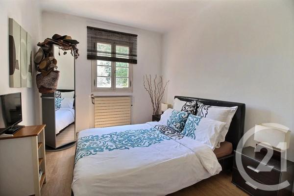 Maison à vendre  8 pièces - 196,05 m 2   VALBONNE  - 06