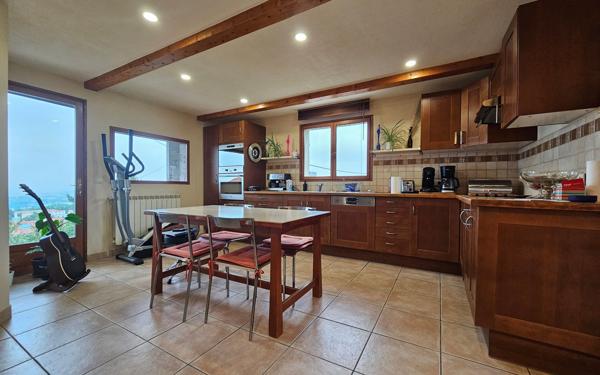 Maison à vendre    5 pièces •  Saint-Étienne