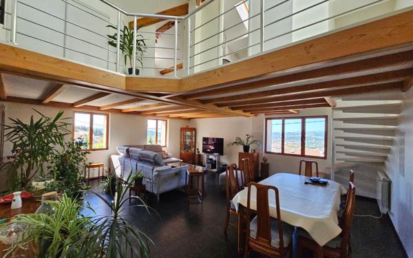 Maison à vendre    5 pièces •  Saint-Étienne