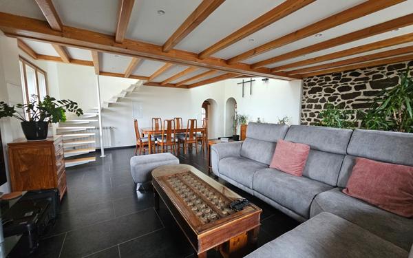 Maison à vendre    5 pièces •  Saint-Étienne