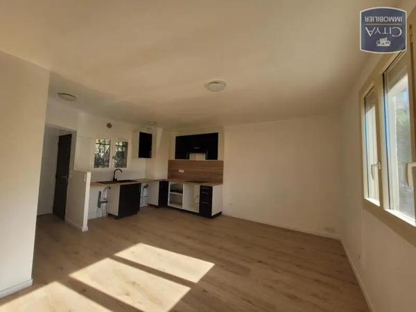 Appartement à louer 3 pièces 52.19m² Saint-Raphaël (83700)