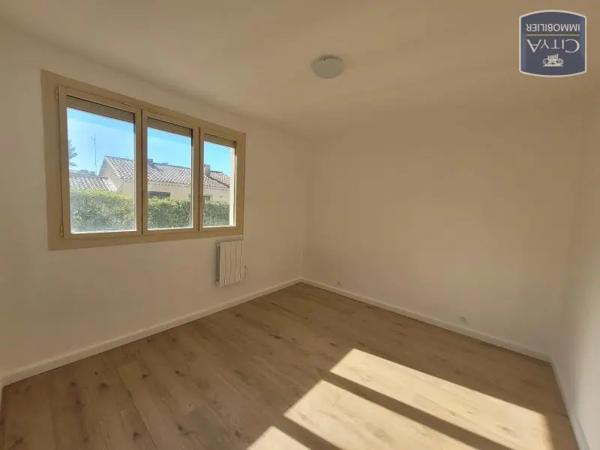 Appartement à louer 3 pièces 52.19m² Saint-Raphaël (83700)