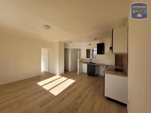 Appartement à louer 3 pièces 52.19m² Saint-Raphaël (83700)
