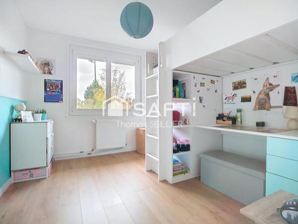 Charmante maison bel-étage rénovée – Quartier prisé du Bourg à Hem