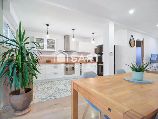 Charmante maison bel-étage rénovée – Quartier prisé du Bourg à Hem