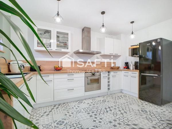 Charmante maison bel-étage rénovée – Quartier prisé du Bourg à Hem