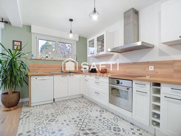 Charmante maison bel-étage rénovée – Quartier prisé du Bourg à Hem